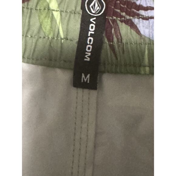 Volcom Men’s Med Manic Boarding Shorts -Basil - Picture 4 of 6